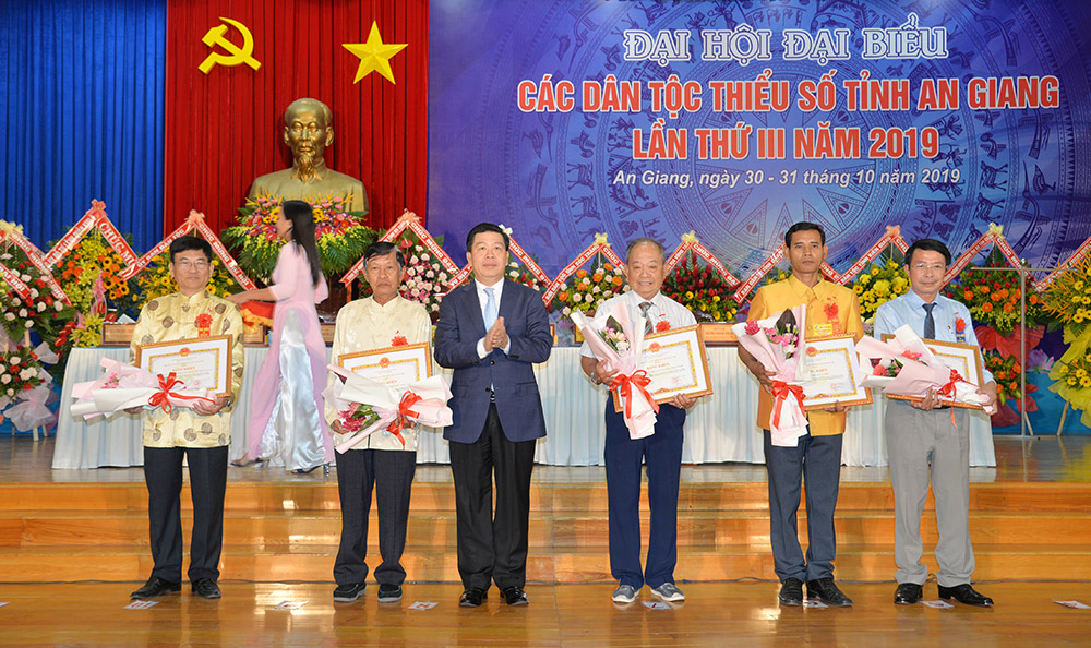 Phát huy sức mạnh đại đoàn kết toàn dân tộc, góp sức xây dựng, phát triển quê hương giàu đẹp