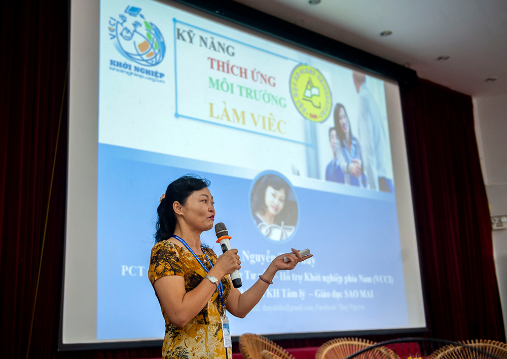 Tập huấn kỹ năng thích ứng môi trường làm việc cho sinh viên năm 4 Trường Đại học An Giang Tập huấn kỹ năng thích ứng môi trường làm việc cho sinh viên năm 4 Trường Đại học An Giang