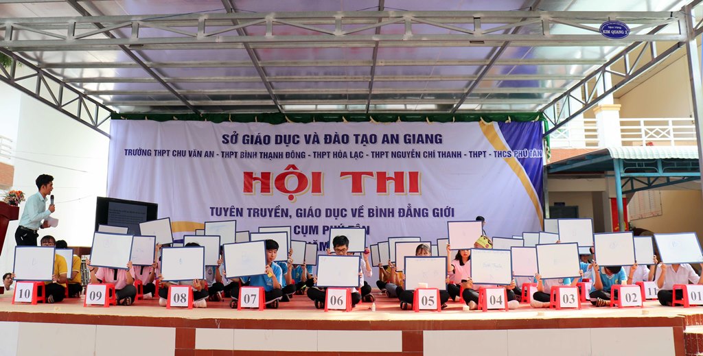 Sôi nổi hội thi tuyên truyền, giáo dục về bình đẳng giới ở Phú Tân