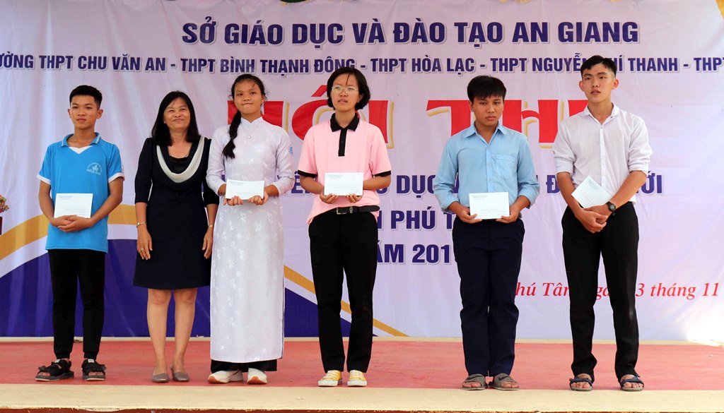 Sôi nổi hội thi tuyên truyền, giáo dục về bình đẳng giới ở Phú Tân
