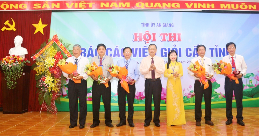 Khai mạc Hội thi Báo cáo viên giỏi cấp tỉnh năm 2019 Khai mạc Hội thi Báo cáo viên giỏi cấp tỉnh năm 2019