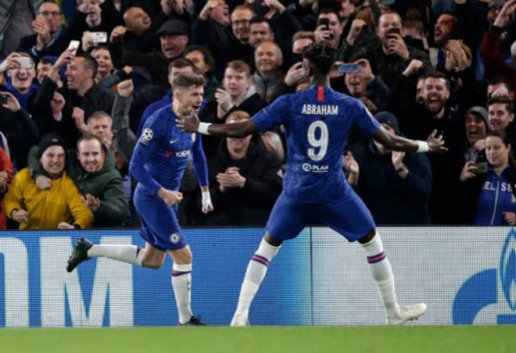8 bàn, 2 thẻ đỏ; Chelsea và Ajax tạo ra trận cầu siêu kịch tính