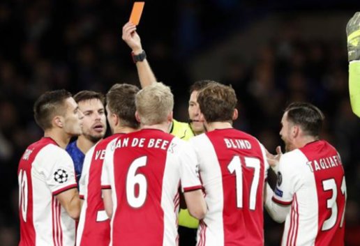 8 bàn, 2 thẻ đỏ; Chelsea và Ajax tạo ra trận cầu siêu kịch tính