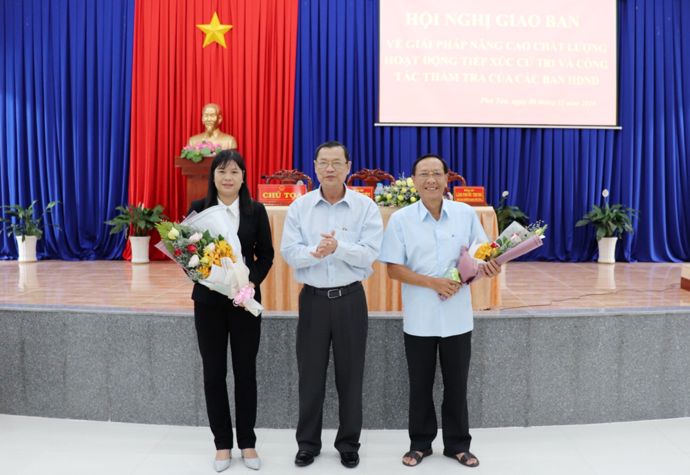 Nâng cao chất lượng hoạt động tiếp xúc cử tri và công tác thẩm tra của các ban HĐND Nâng cao chất lượng hoạt động tiếp xúc cử tri và công tác thẩm tra của các Ban HĐND