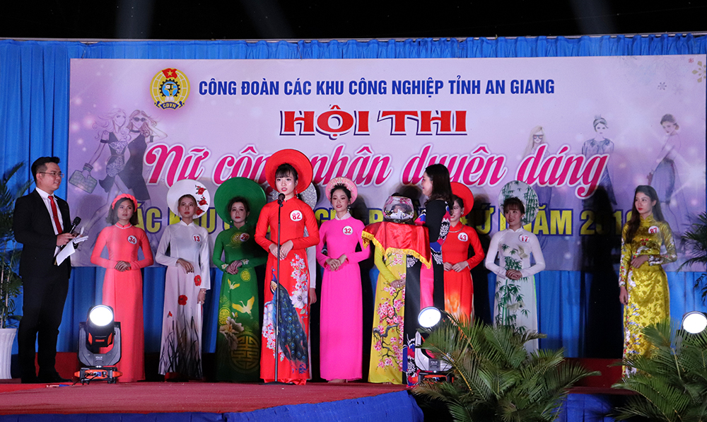 Thí sinh Trần Thị Bảo Trang đoạt giải nhất Hội thi “Nữ công nhân duyên dáng” Thí sinh Trần Thị Bảo Trang đoạt giải nhất Hội thi “Nữ công nhân duyên dáng”