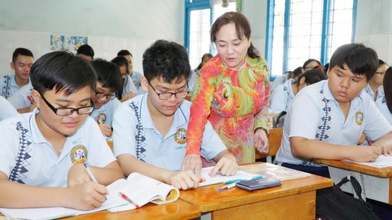 Tuyển dụng đặc cách giáo viên có hợp đồng lao động