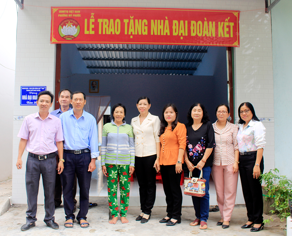 Xây dựng Khu dân cư Đại đoàn kết và trao nhà cho hộ nghèo khóm Đông Thịnh 9 Xây dựng Khu dân cư Đại đoàn kết và trao nhà cho hộ nghèo khóm Đông Thịnh 9