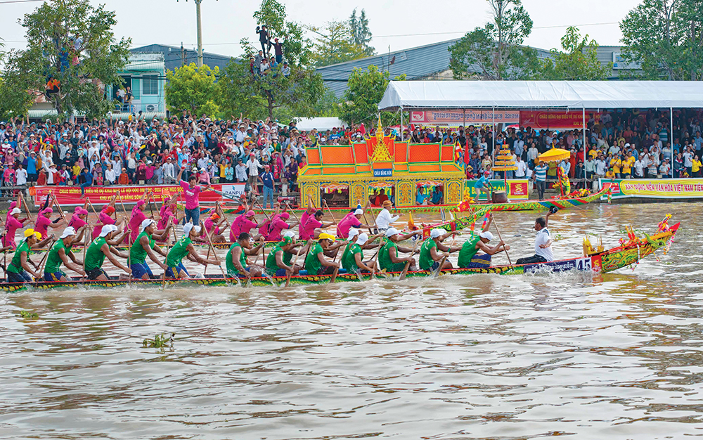 Sôi nổi Lễ hội Oóc Om Bóc - đua ghe ngo Sóc Trăng lần thứ IV khu vực ĐBSCL năm 2019 Sôi nổi Lễ hội Oóc Om Bóc - đua ghe ngo Sóc Trăng lần thứ IV khu vực ĐBSCL năm 2019