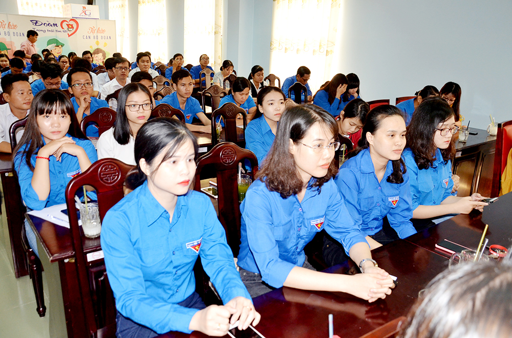 Tọa đàm “Xây dựng gia đình trẻ no ấm, tiến bộ, hạnh phúc, văn minh” Tọa đàm “Xây dựng gia đình trẻ no ấm, tiến bộ, hạnh phúc, văn minh”