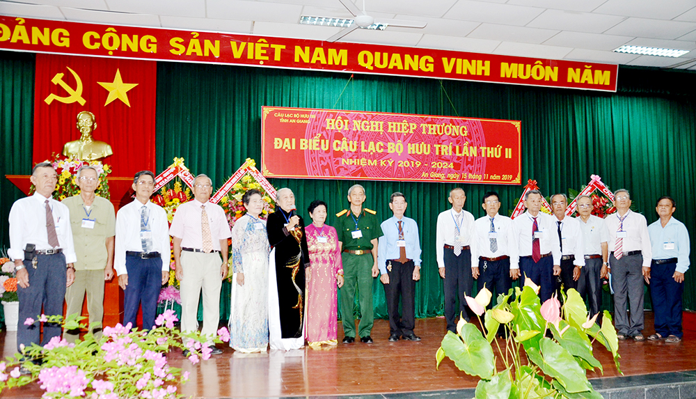 Hội nghị hiệp thương đại biểu CLB Hưu trí An Giang lần 2 Hội nghị hiệp thương đại biểu CLB Hưu trí An Giang lần 2