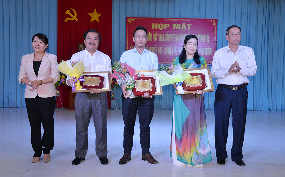 Châu Thành thành lập Quỹ Khuyến học – Khuyến tài Trường Tiểu học A Vĩnh Thành