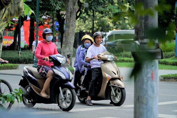 Bắc Bộ trời lạnh về đêm và sáng sớm, Tây Nguyên và Nam Bộ mưa dông