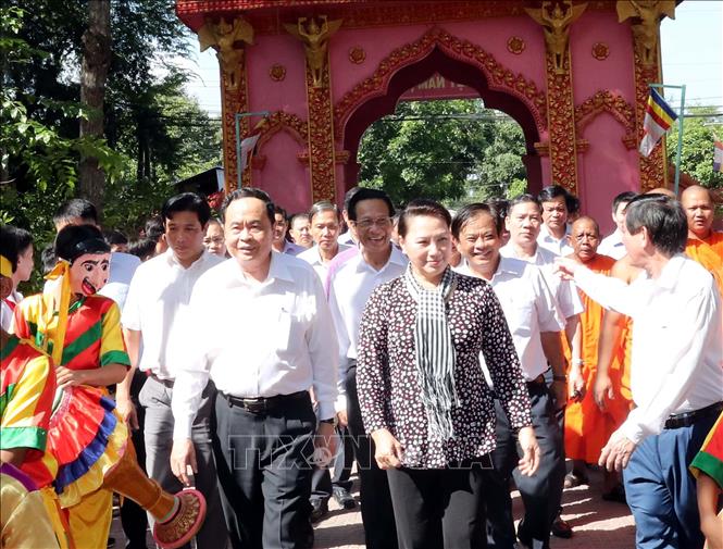 Chủ tịch Quốc hội dự Ngày hội Đại đoàn kết toàn dân tộc tại Trà Vinh
