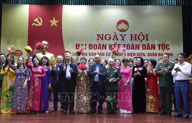 Thủ tướng Nguyễn Xuân Phúc dự Ngày hội Đại đoàn kết toàn dân tộc tại Hà Nội