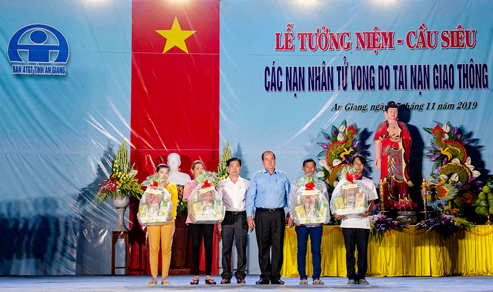 Tổ chức lễ tưởng niệm và cầu siêu cho các nạn nhân bị tử vong do tai nạn giao thông năm 2019 Tưởng niệm và cầu siêu các nạn nhân bị tử vong, do tai nạn giao thông năm 2019