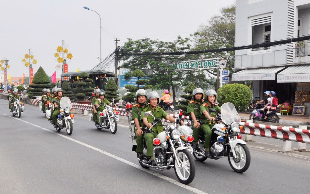 Xử phạt 1.298 trường hợp vi phạm trật tự an toàn giao thông