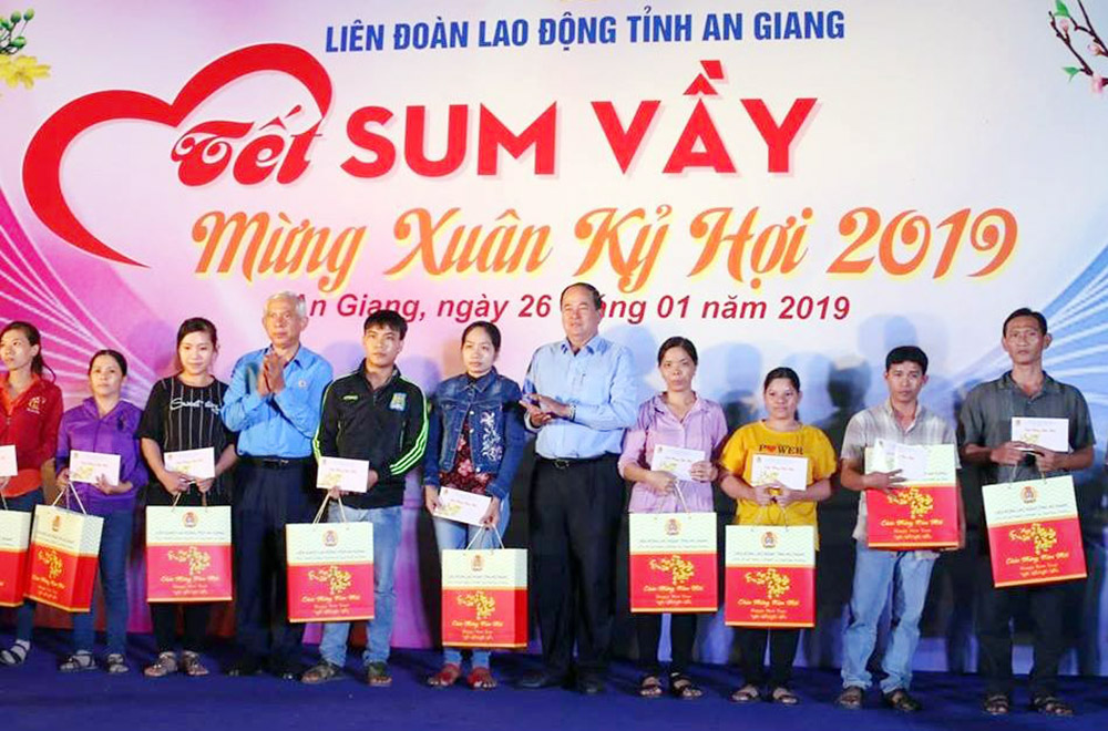 Đảm bảo Tết cho đoàn viên, người lao động “Tết sum vầy” 2019 dành cho đoàn viên, công nhân lao động