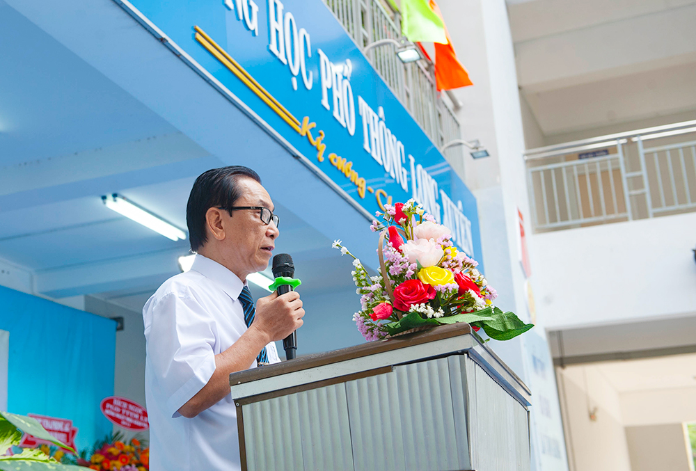 Trường THPT Long Xuyên kỷ niệm ngày Nhà giáo Việt Nam 20-11 và 44 năm thành lập Trường THPT Long Xuyên kỷ niệm ngày Nhà giáo Việt Nam 20-11 và 44 năm thành lập