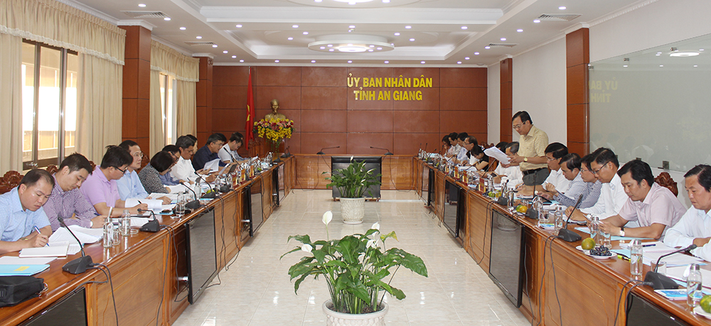 Thứ trưởng Bộ Nông nghiệp và Phát triển nông thôn Trần Thanh Nam làm việc tại An Giang