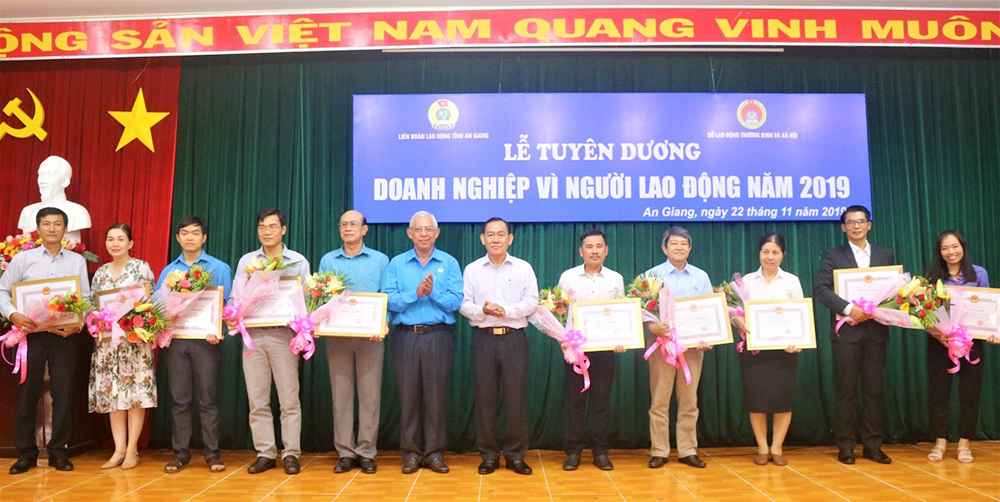 Tuyên dương “Doanh nghiệp vì người lao động” năm 2019 Tuyên dương “Doanh nghiệp vì người lao động” năm 2019