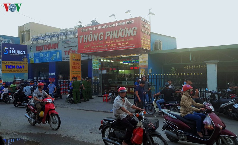 Bắt giữ 2 đối tượng nổ súng cướp tiệm vàng ở Hóc Môn