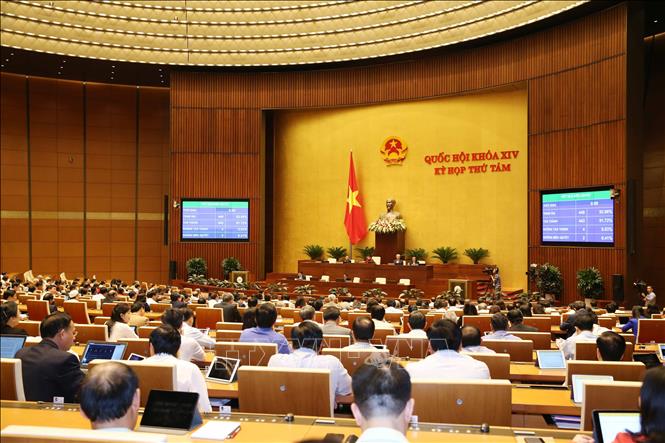 Kỳ họp thứ 8, Quốc hội khóa XIV: Thông qua hai Luật