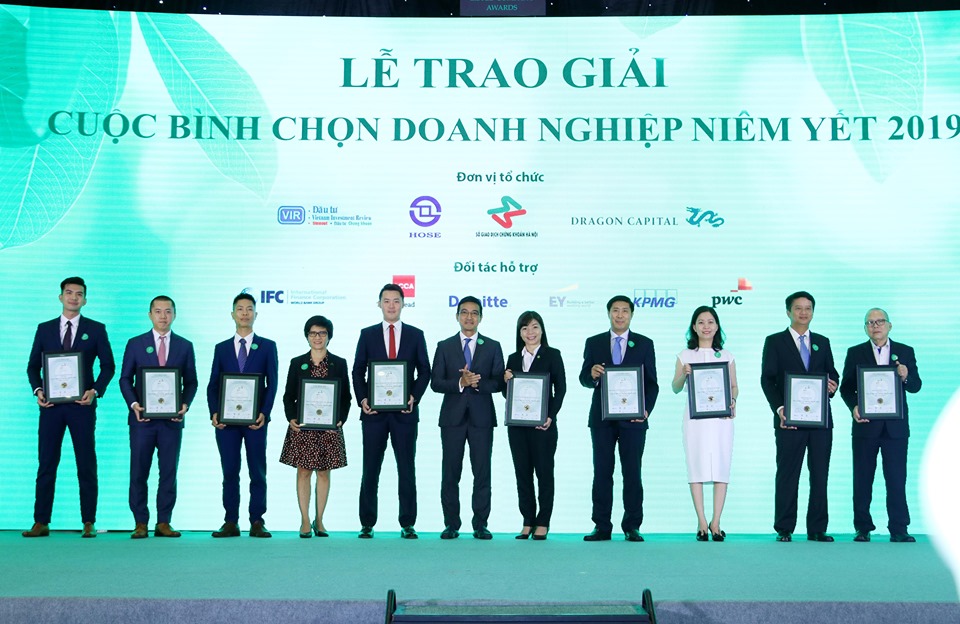 Vinh danh 34 doanh nghiệp niêm yết xuất sắc nhất năm 2019