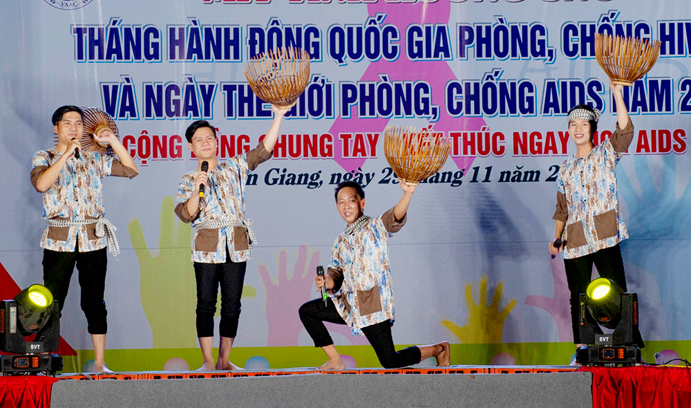 Đêm văn nghệ tuyên truyền Tháng hành động quốc gia phòng, chống HIV/AIDS năm 2019