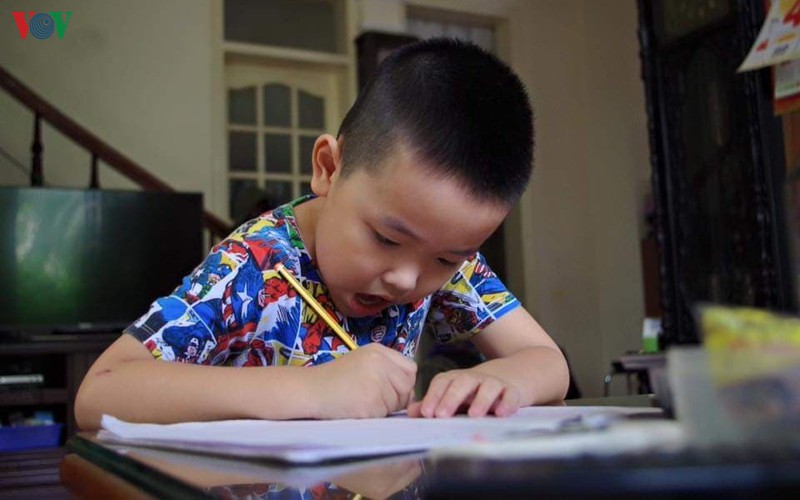 Đưa SGK lớp 1 mới vào giảng dạy, giáo viên sẽ phải học trước tiên