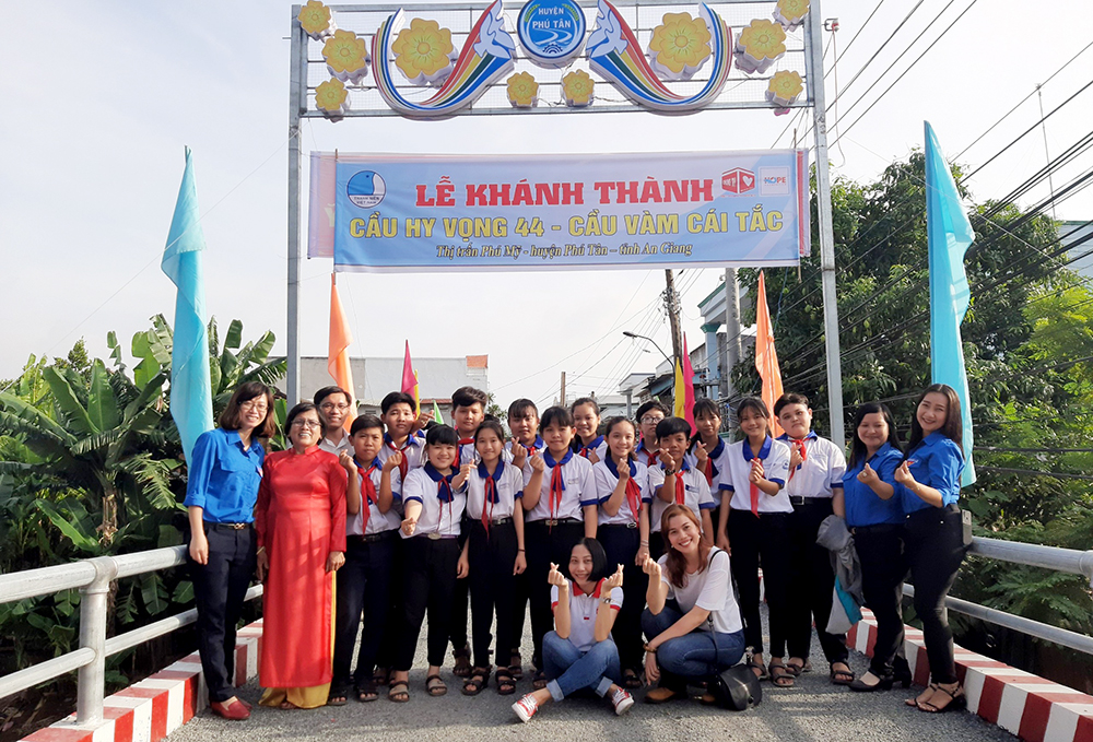 Thị trấn Phú Mỹ khánh thành cầu Hy vọng 44 – Vàm Cái Tắc