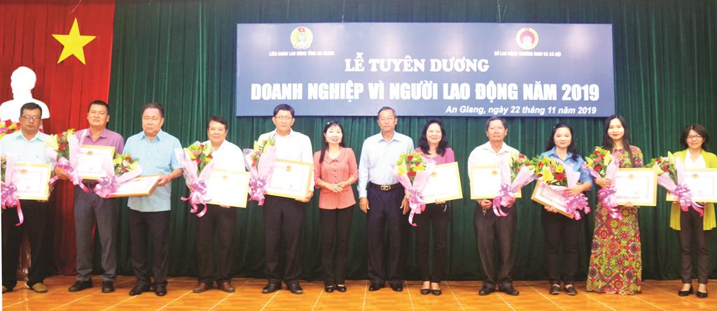Doanh nghiệp đặt lợi ích người lao động lên hàng đầu
