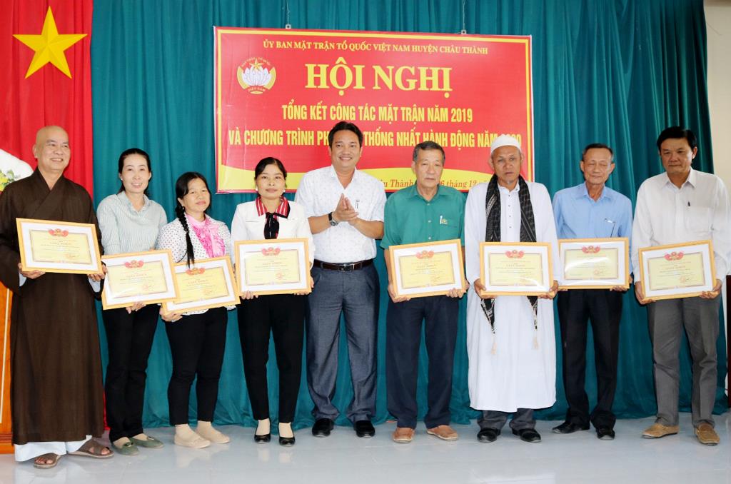 Châu Thành: Vận động trên 28 tỷ đồng chăm lo người nghèo