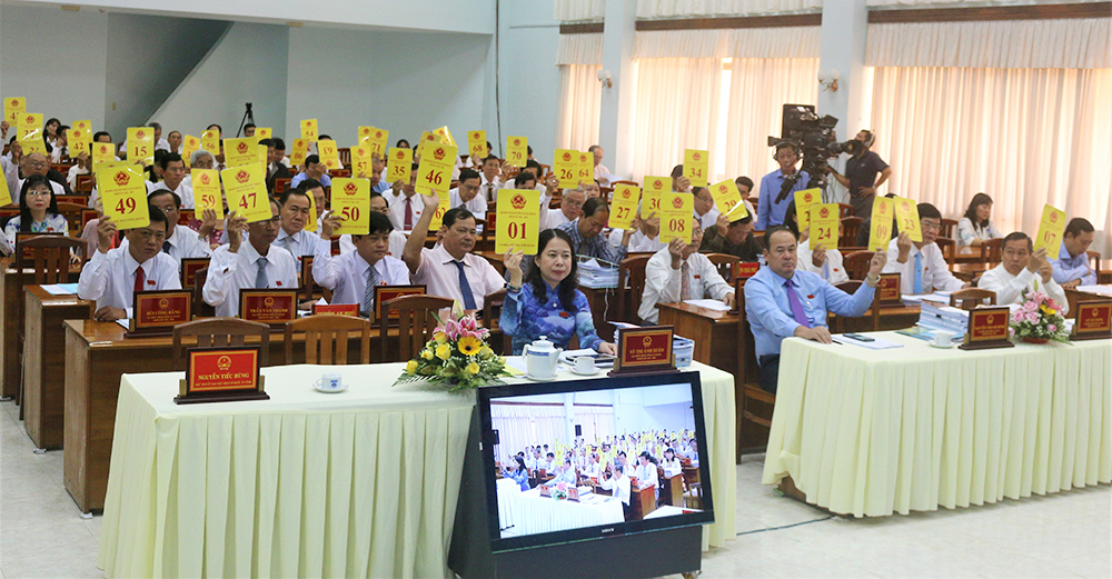 Kỳ họp thứ 12, HĐND tỉnh khóa IX kết thúc thành công tốt đẹp Kỳ họp thứ 12, HĐND tỉnh khóa IX thành công tốt đẹp
