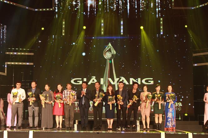 'Về nhà đi con' được trao giải Đặc biệt tại Liên hoan Truyền hình toàn quốc