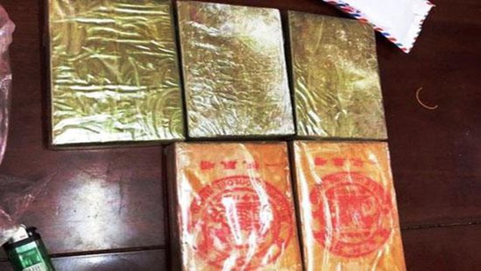 Triệt phá đường dây ma túy, thu giữ 5 bánh heroin và gần 1.000 viên hồng phiến