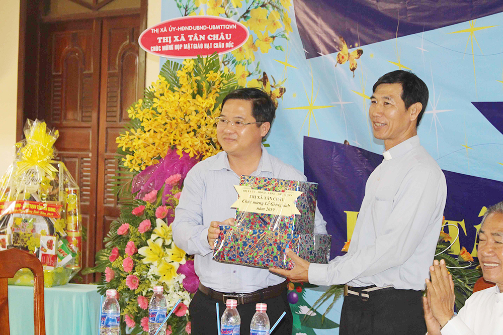 Phó Bí thư Thường trực Tỉnh ủy Võ Anh Kiệt dự Họp mặt truyền thống Giáo hạt Châu Đốc 2019 Phó Bí thư Thường trực Tỉnh ủy Võ Anh Kiệt dự Họp mặt truyền thống Giáo hạt Châu Đốc 2019