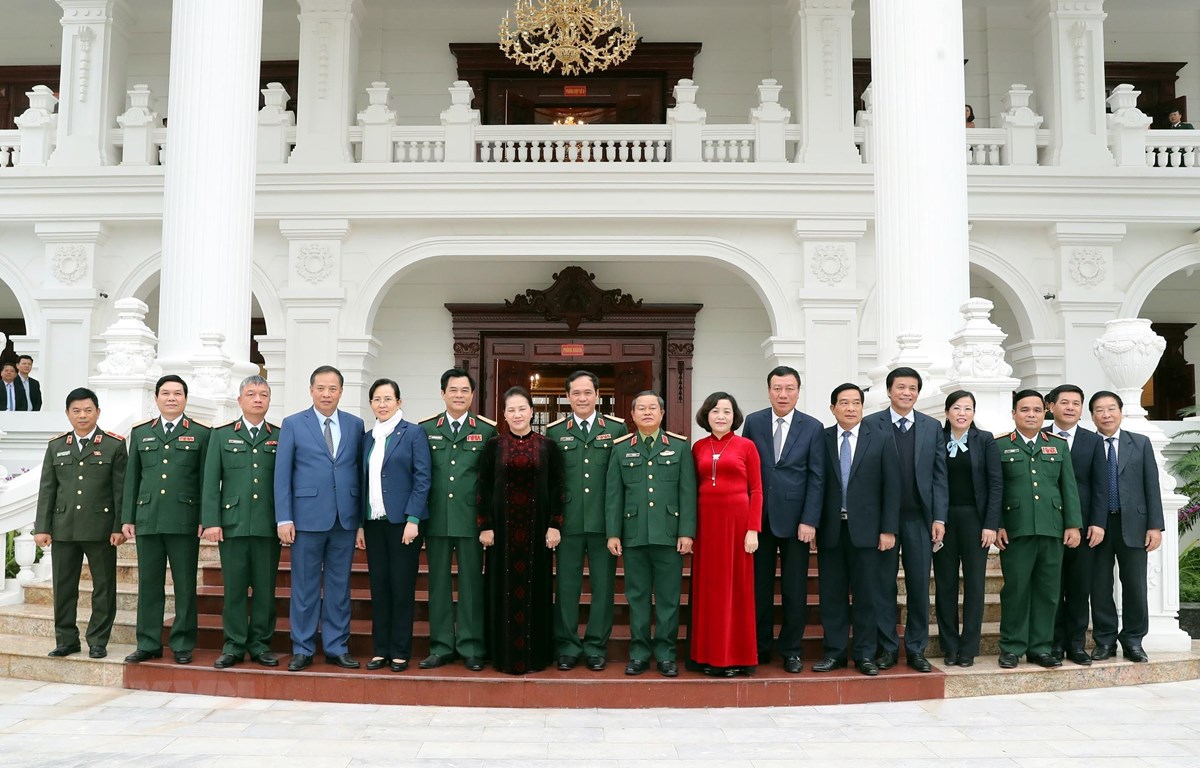Chủ tịch Quốc hội thăm, làm việc với Bộ Tư lệnh Quân khu 3
