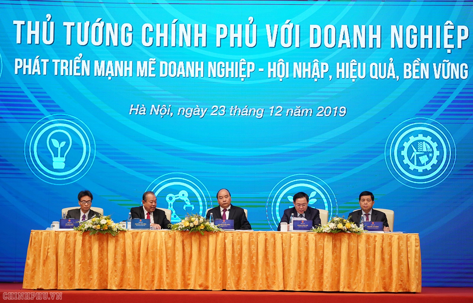 Thủ tướng: Chấm dứt ngay tình trạng dùng quyền lực mềm hù dọa DN