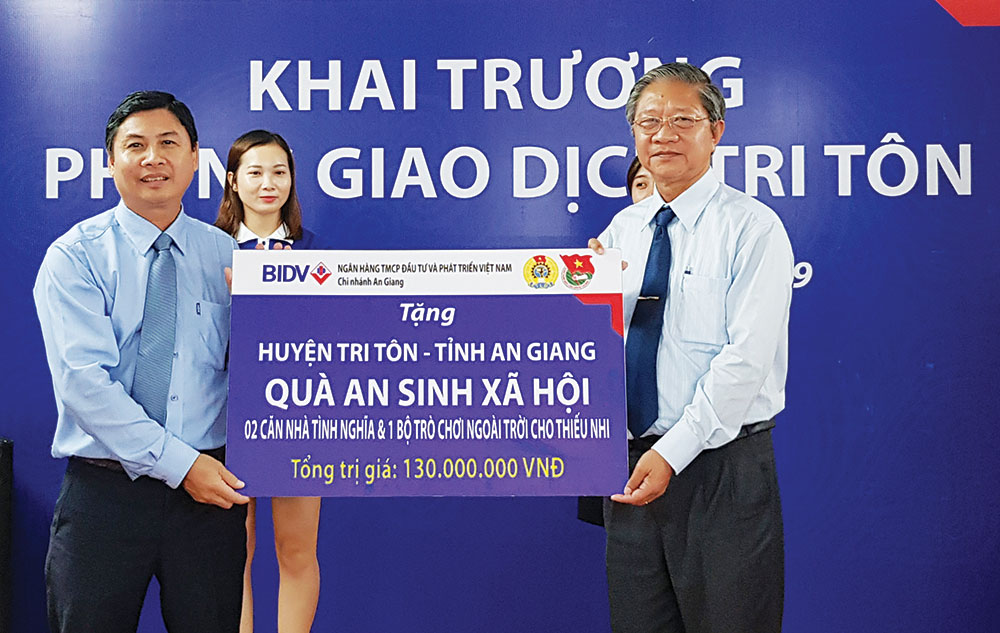 Tri Tôn quyết tâm để “mọi người, mọi nhà đều có Tết”