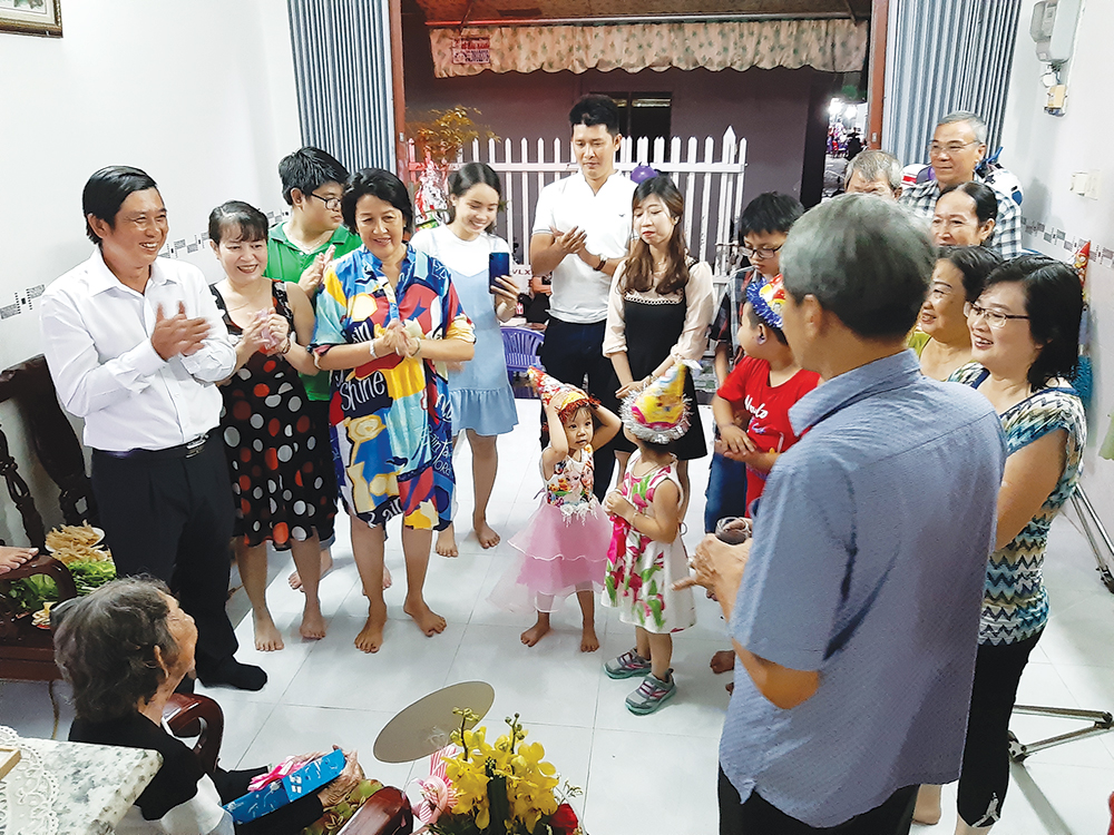 Giáng sinh an lành, ấm áp Giáng sinh an lành, ấm áp