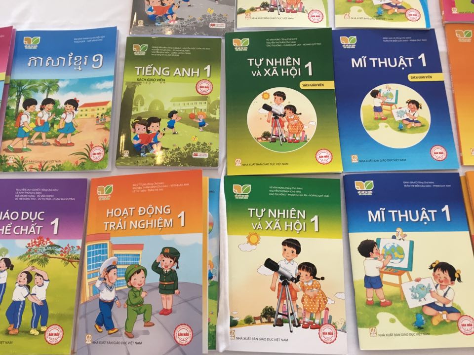 Giá sách giáo khoa lớp 1 phải công bố trước 15-2-2020