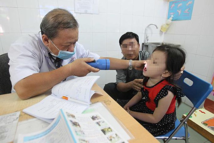 Đừng coi thường cơn ho, sổ mũi kéo dài!