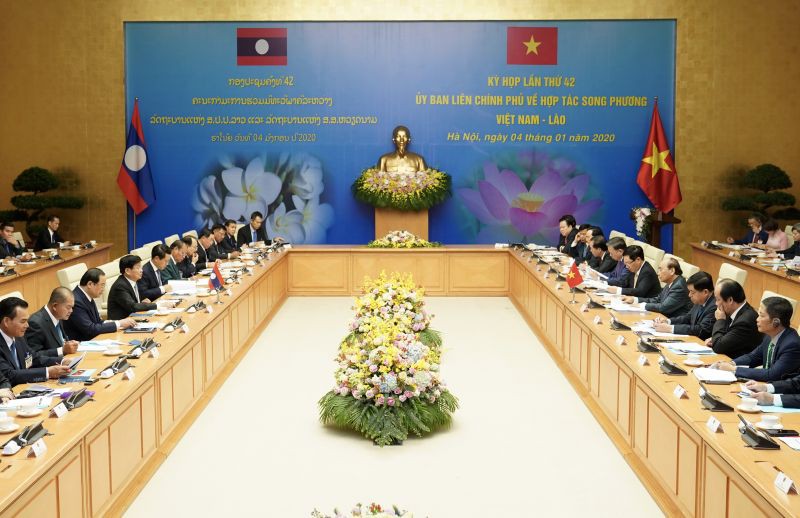 Thủ tướng Việt Nam và Lào thảo luận chiến lược hợp tác 10 năm tới