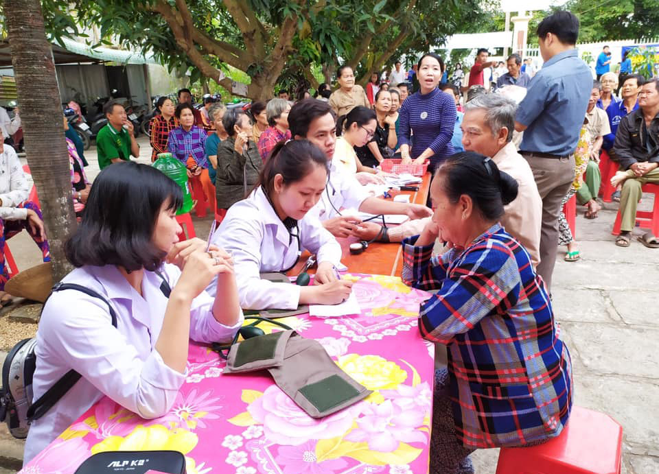 Tuổi trẻ Đoàn Khối Cơ quan và Doanh nghiệp tỉnh mang Tết đến với người nghèo