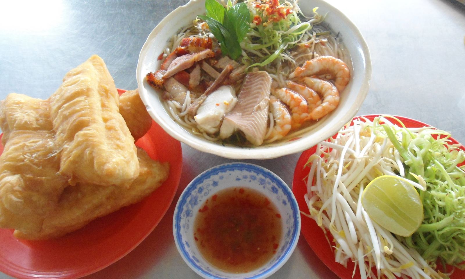 Bí ẩn hương vị bún nước lèo Sóc Trăng