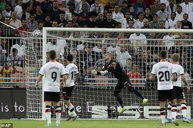 Đè bẹp Valencia, Real hẹn Barca ở chung kết Siêu cúp TBN