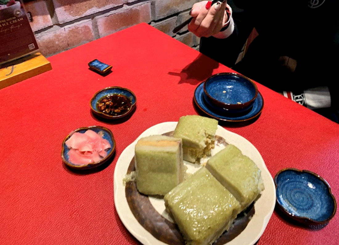 Hương vị khó tả bánh chưng trà xanh nhân cá hồi Na Uy