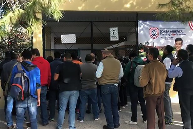 Học sinh 11 tuổi xả súng vào thầy cô và bạn học làm 2 người chết