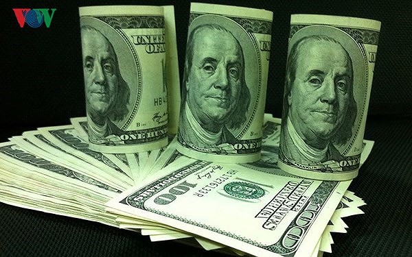 Giá USD trong nước đứng im dù thị trường thế giới tăng nhẹ