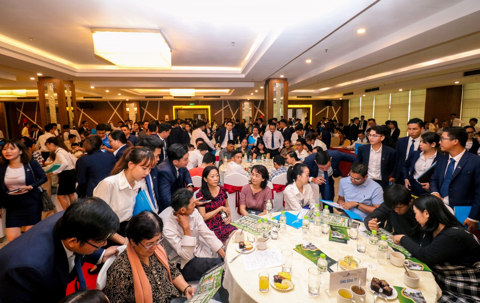 “Sốt” sản phẩm Vĩnh Thạnh Center trong ngày mở bán 2